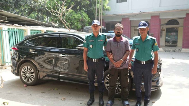 টেস্ট ড্রাইভের কথা বলে দামি গাড়ি ছিনতাই: বুয়েটের সাবেক শিক্ষার্থী ধরা