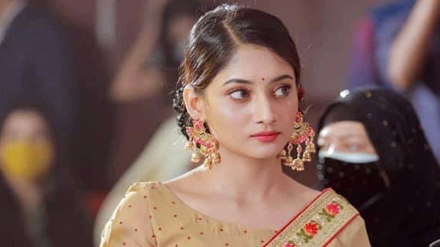 সবার আগে দেশকে ভালবাসতে হবে: পূজা