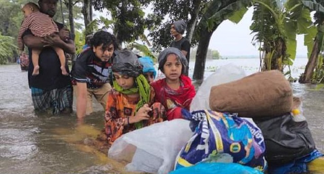 বাংলাদেশে জলবায়ু সংকটে ৩ কোটি ৩০ লাখ শিশুর শিক্ষা ব্যাহত