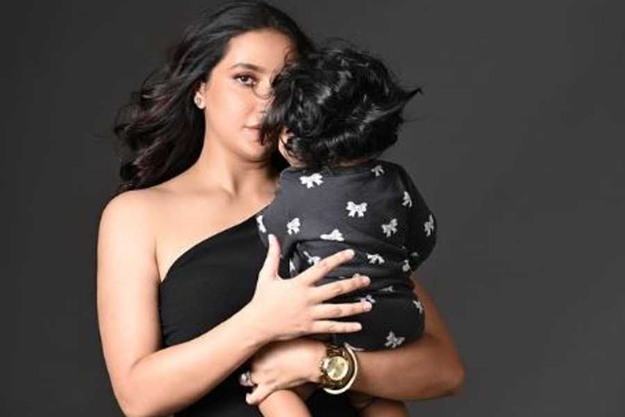 ছেলে ইউভানের জন্মদিনে বড় চমক শুভশ্রীর