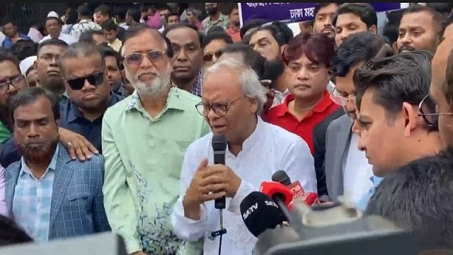 একটি দল সুযোগ পেলেই বিএনপিকে ছুরিকাঘাতের চেষ্টা করে