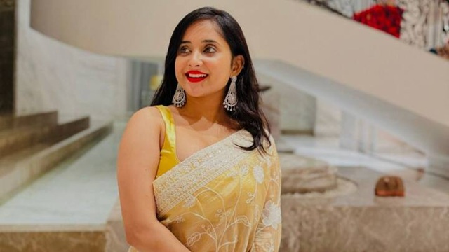 আমিও আল্লাহর ভক্ত, আজানের শব্দ গায়ে কাঁটা দেয়: সৌমিতৃষা