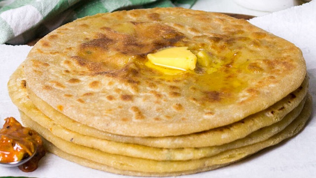 শীতের সকালের নাশতার সহজ রেসিপি: আলু পরোটা