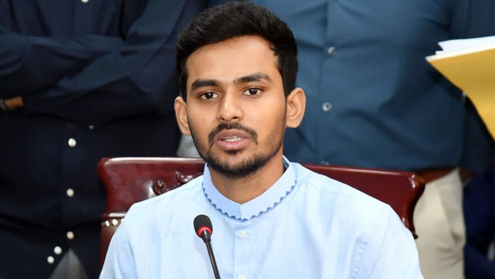 ক্রীড়া উপদেষ্টা ফিরে পেলেন ফেসবুক আইডি, হারালেন ব্লুটিক