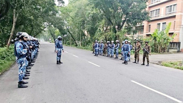 গোপালগঞ্জে চলছে কারফিউ, জেলাজুড়ে থমথমে পরিবেশ