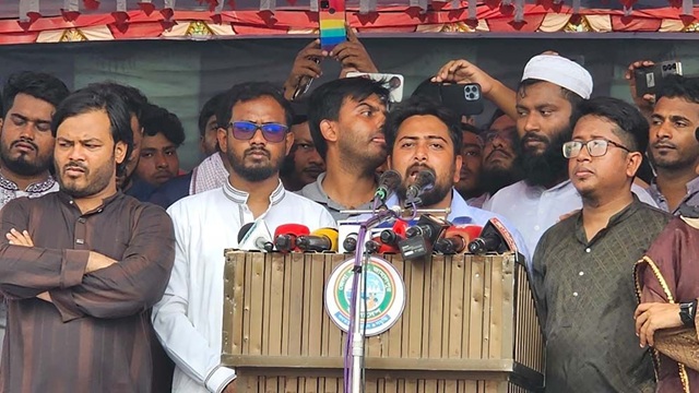 শুধু প্রধানমন্ত্রীর কথায় রাষ্ট্র চলবে না- এমন ব্যবস্থা চাই: নাহিদ