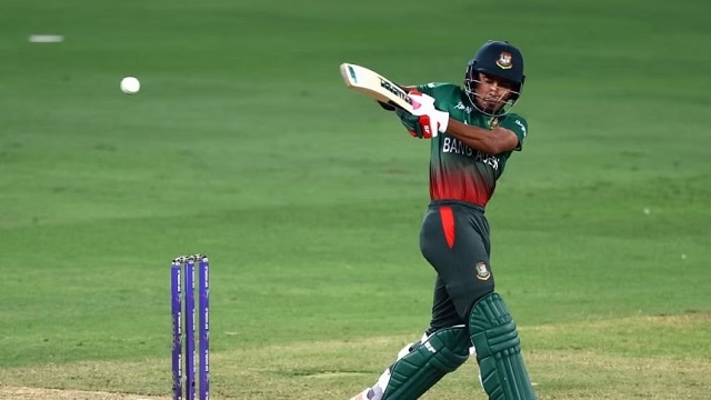 ‘চেহারার জন্য নয়, পারফরম্যান্সের জন্য বাদ আফিফ’