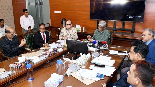 ১৫ টাকা কেজি দরে ৩০ কেজি চাল পাবে ৫৫ লাখ পরিবার