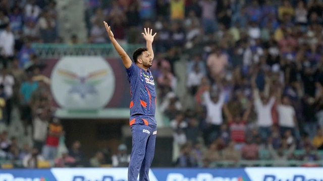 আইসিইউতে থাকা বাবার জন্য খেলেছিলেন মহসিন