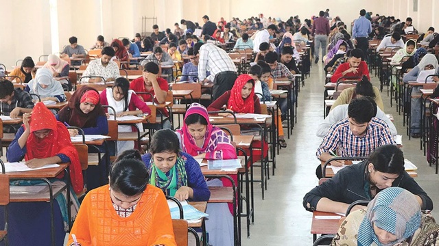 পরা যাবেনা কানের দুল, হিয়ারিং এইড ব্যবহারে লাগবে অনুমোদন