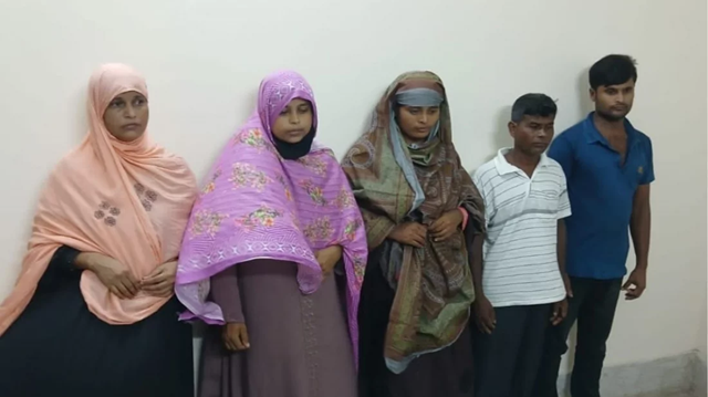 গর্ভধারিণী মাকে মারধরের ভিডিও ভাইরাল, ছেলে-পুত্রবধূসহ আটক ৫