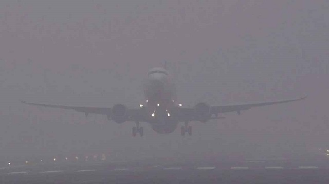 ঢাকায় নামতে না পেরে ফ্লাইট গেল হায়দ্রাবাদ-কলকাতায়