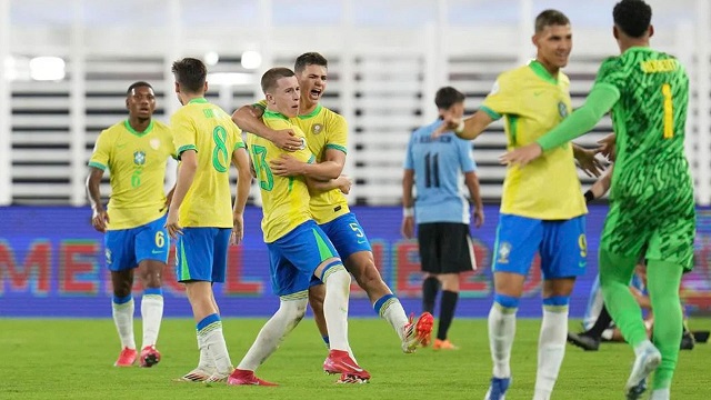 ১০ জন নিয়েও উরুগুয়েকে হারাল ব্রাজিল 