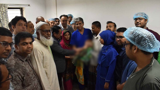 অস্ত্রোপচারে আলাদা হলো জোড়া শিশু আবু বকর ও ওমর