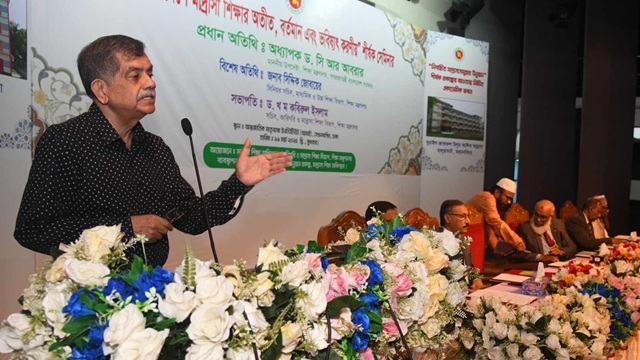 পোশাকের কারণে অতীতে জঙ্গি বানানো হতো : শিক্ষা উপদেষ্টা