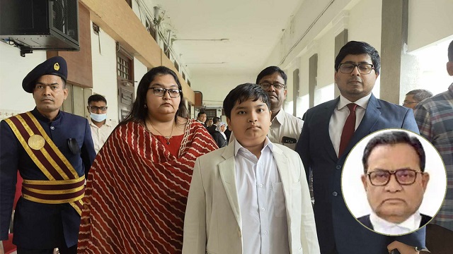 কাঁদলেন প্রধান বিচারপতি, কাঁদলেন তার আত্মীয়-পরিজনও