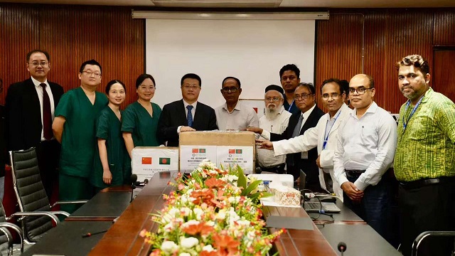 বাংলাদেশকে জরুরি চিকিৎসা সরঞ্জাম দিল চীন
