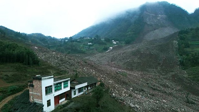 চীনে ভয়াবহ ভূমিধস, নিখোঁজ অন্তত ৩০