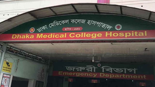 চলন্ত ট্রাক থেকে পড়ে পিষ্ট হয়ে শ্রমিক নিহত