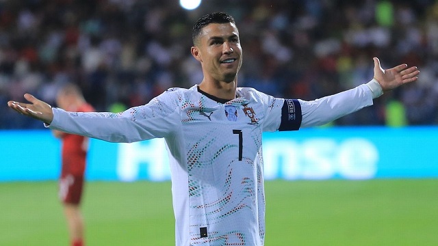 ফিট থাকতে সাড়ে ৯ ঘণ্টা ঘুমান রোনালদো, আরও যা করেন