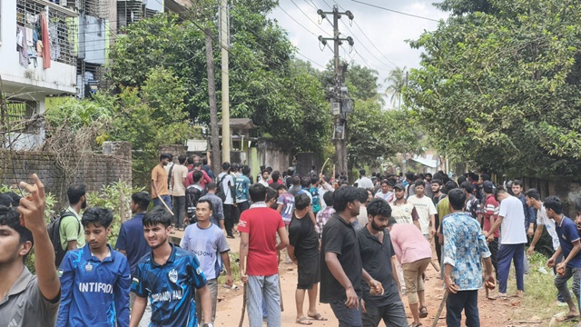 স্থানীয়দের সঙ্গে চবি শিক্ষার্থীদের সংঘর্ষের ঘটনায় মামলা, আসামি সহস্রাধিক