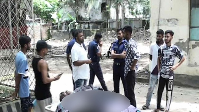 বজ্রপাতে মায়ের সামনে ছেলের মৃত্যু