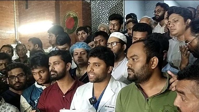 ঢামেক হাসপাতালে চিকিৎসকদের নিরাপত্তায় ২ প্লাটুন বিজিবি মোতায়েন
