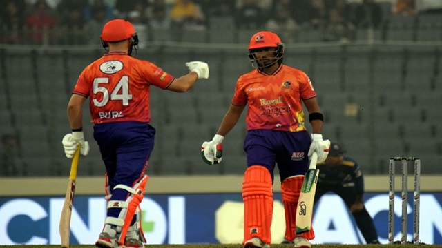 টানা দুই ম্যাচে পরাজয়ের স্বাদ পেল ঢাকা, রাজশাহীর প্রথম জয়
