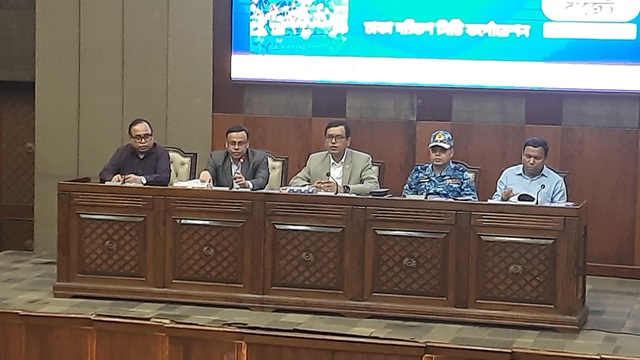 ৪৩ দিন পর নগর ভবনে এলেন প্রশাসক, সব সেবা চালুর ঘোষণা