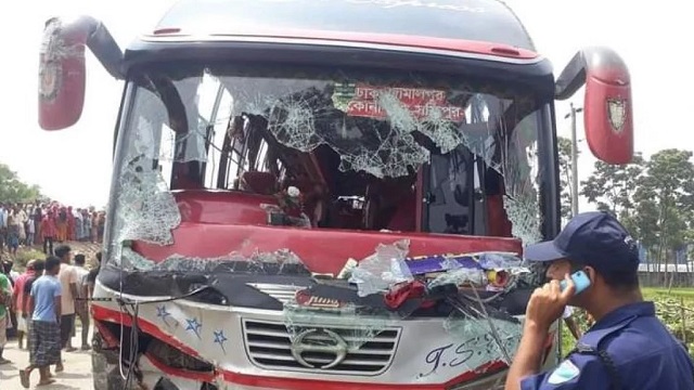 টাঙ্গাইলে বাস-অটোরিকশা সংঘর্ষে শিক্ষার্থীসহ নিহত ৪