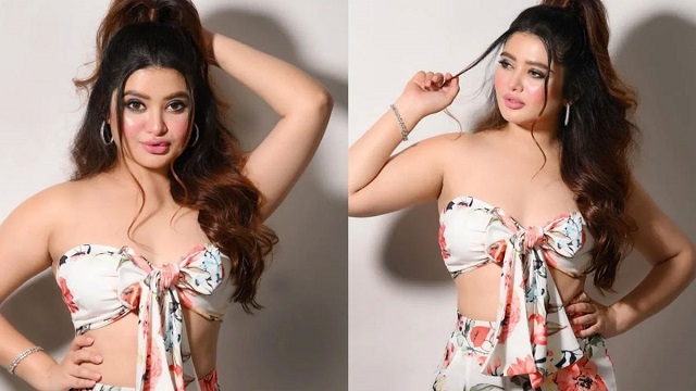 ব়্যাম্পে হেঁটে বডি শেমিংয়ের শিকার এনা