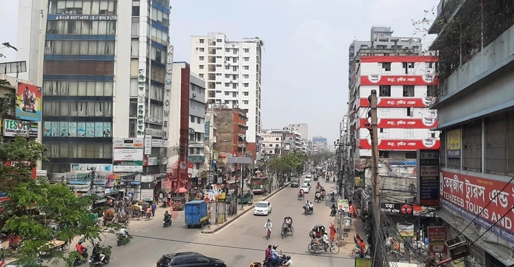 ঢাকার রাস্তা ফাঁকা, সরগরম গুলিস্তান-বায়তুল মোকাররম