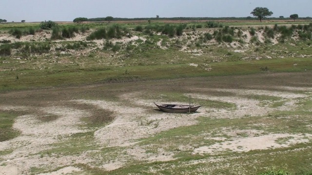 ফারাক্কার প্রভাবে পানিশূন্য ৪ নদী
