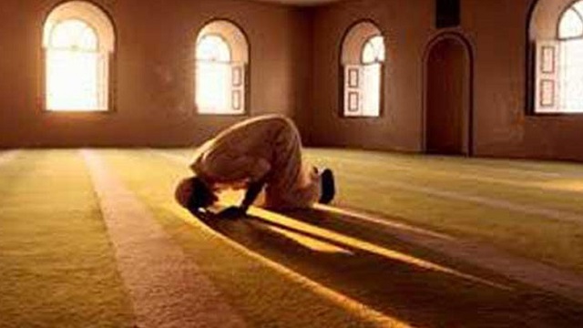 নিয়মিত ফজর নামাজে উপস্থিত হতে যা করবেন