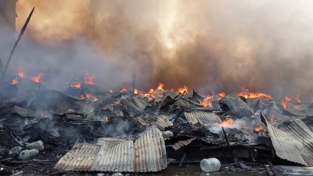 সব পুড়ে ছাই, আগুন এখন নিয়ন্ত্রণে