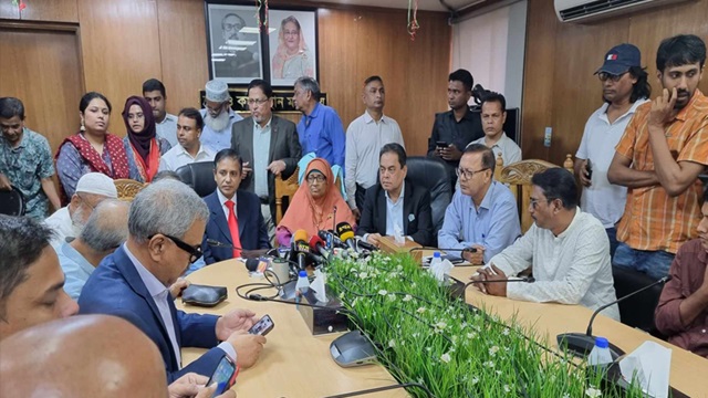 পোশাক শ্রমিকদের ন্যূনতম মজুরি সাড়ে ১২ হাজার টাকা চূড়ান্ত