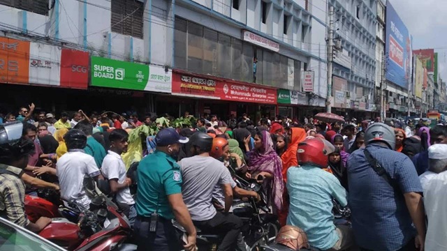 অসুস্থতার ছুটি না পেয়ে কারখানায় লিমা, কাজ করতে করতেই মৃত্যু