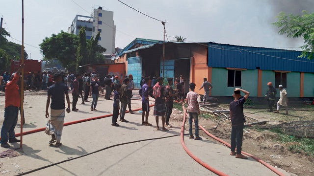 টঙ্গীর ওষুধ কারখানার গুদামের আগুন নিয়ন্ত্রণে