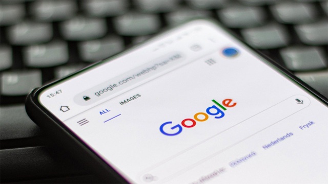 যেসব শব্দ লিখলে অদ্ভুত কাণ্ড ঘটে গুগলে