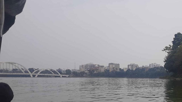 গুলশান লেকে ঝাঁপিয়ে পড়া যুবকের লাশ উদ্ধার করল পুলিশ
