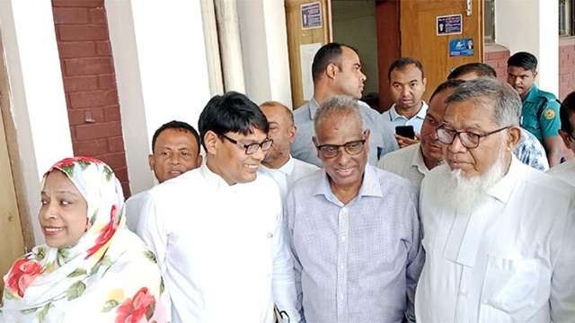 দুদকের মামলায় খালাস পেলেন হানিফ পরিবহনের মালিক