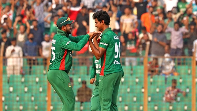 হাসানের তোপে তাসের ঘরের মত ভেঙ্গে গেছে আয়ারল্যান্ড
