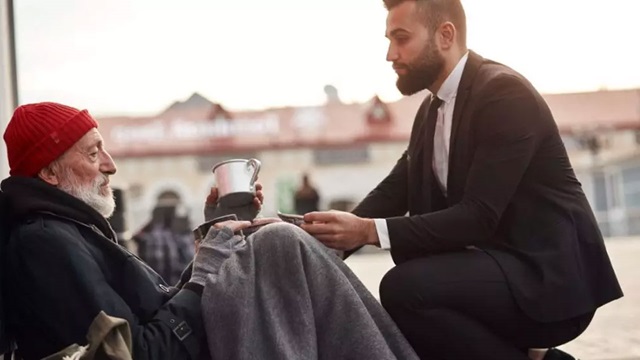  দরিদ্রের প্রতি ভালোবাসা ও সদয় আচরণের ৮ উপকার