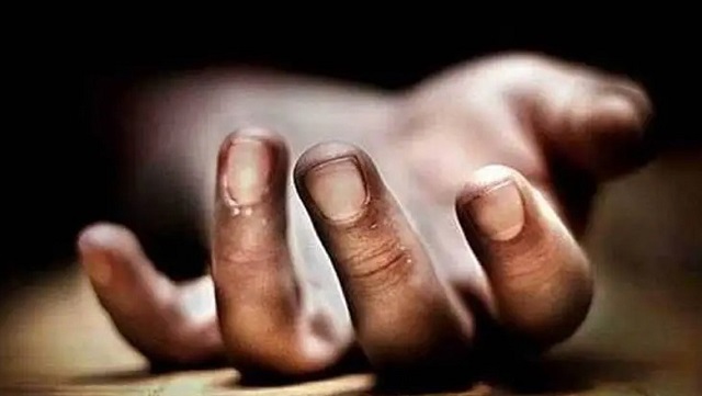 ভারতে মুসলিম ছাত্রকে টয়লেটের সিট লেহনে বাধ্য, অপমানে ভবন থেকে লাফ