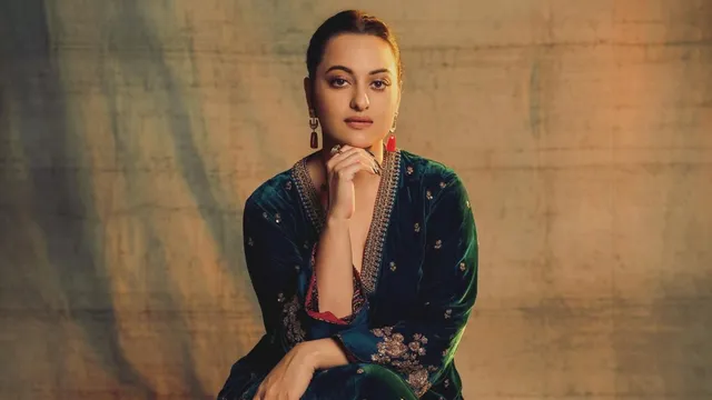 আমার খুশিতে সে নিজের খুশি খুঁজে পায় : সোনাক্ষী 