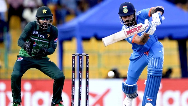 ভারত-পাকিস্তান রিজার্ভ ডে’র খেলা শুরু, ওভার কাটা হয়নি