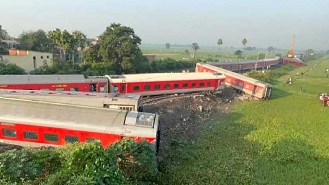 ভারতে ট্রেন দুর্ঘটনায় নিহত ৪, আহত ৮০