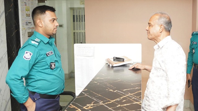 সব জনতাই সমস্যা ক্রিয়েট করছে : স্বরাষ্ট্র উপদেষ্টা