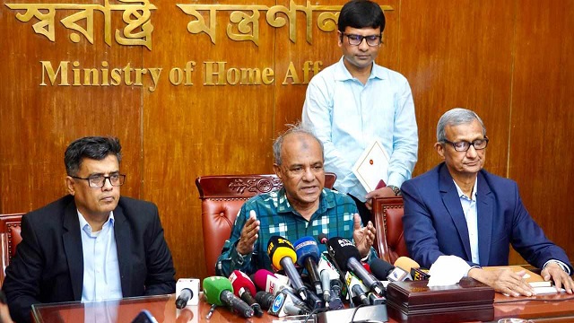  আইনশৃঙ্খলা পরিস্থিতি ‘সন্তোষজনক’: স্বরাষ্ট্র উপদেষ্টা
