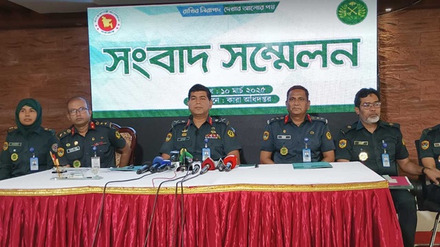 কারাগারে ধারণক্ষমতা ৪২ হাজার ৮৭৭, বন্দি ৭০ হাজার